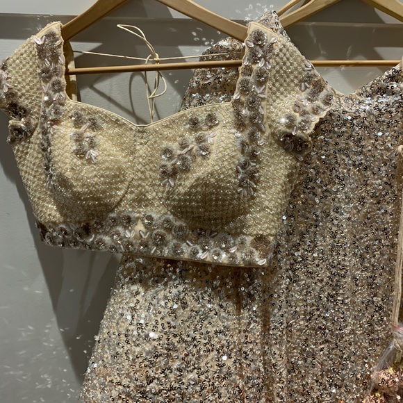 Heavy lengha all sequins and heavy blouse - Picture 4 of 7